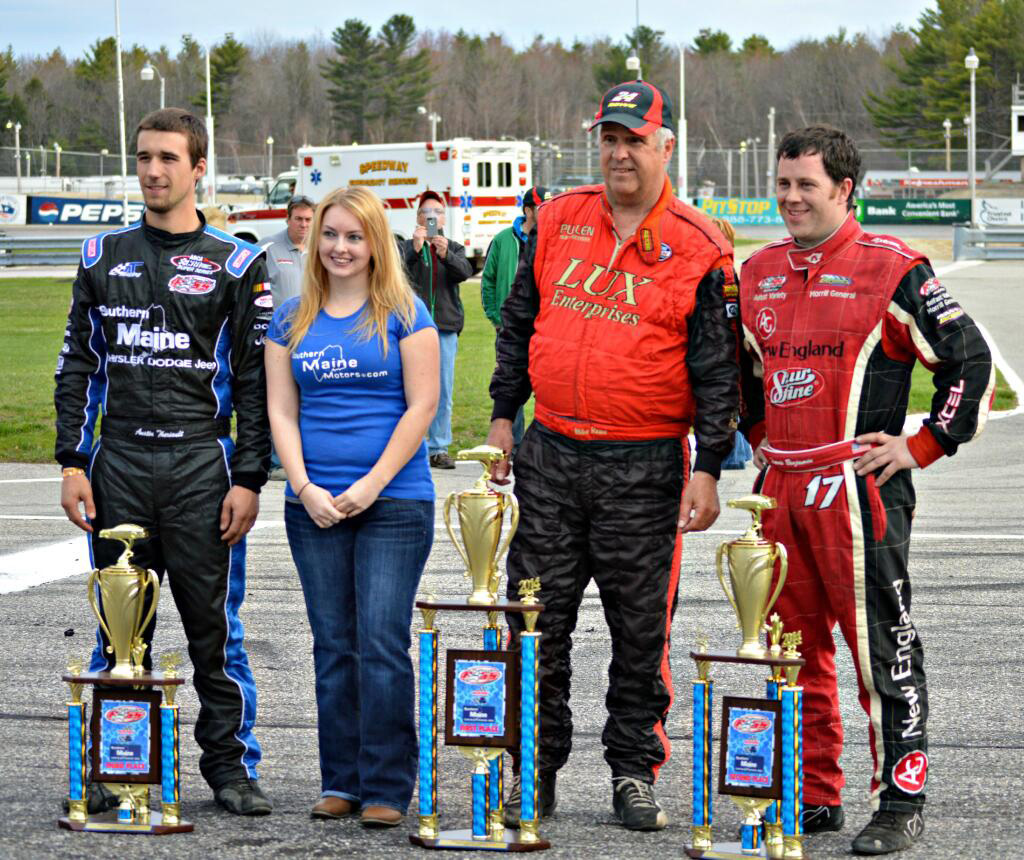 Top three finishers (left to right): Austin Theriault, sponsor rep, Mike Rowe, Travis Benjamin (Lindsay Ellison Photo, via Twitter)