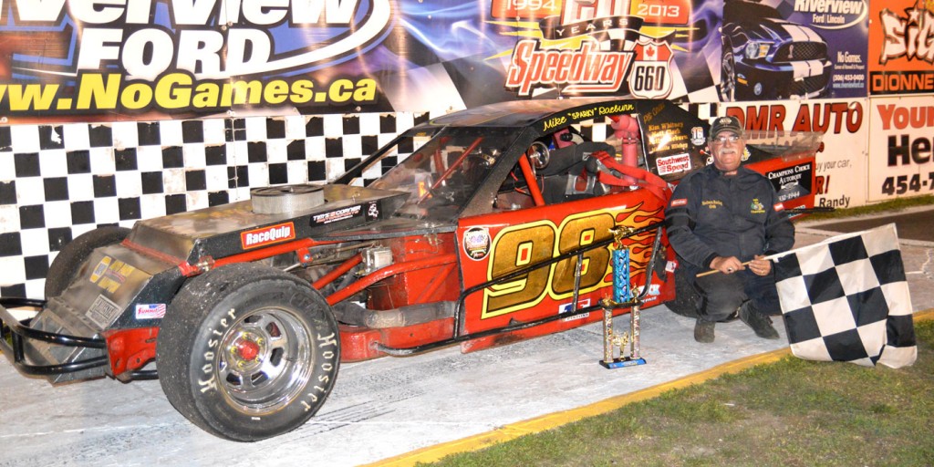 Mike Raeburn won the Atlantic Modified Tour feature (photo - Ken MacIsaac)